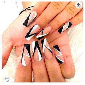 Sexy black and white strips medium press on nails